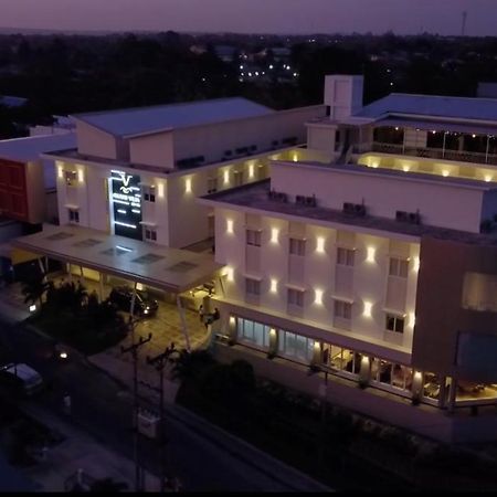Grand Vilia Hotel Ланггур Экстерьер фото