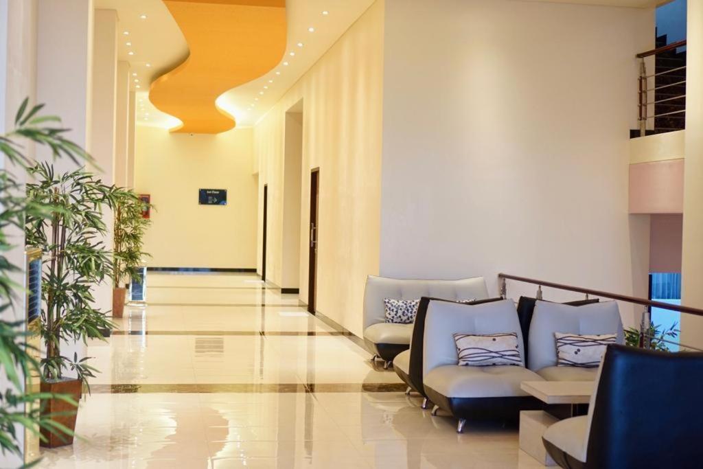 Grand Vilia Hotel Ланггур Экстерьер фото