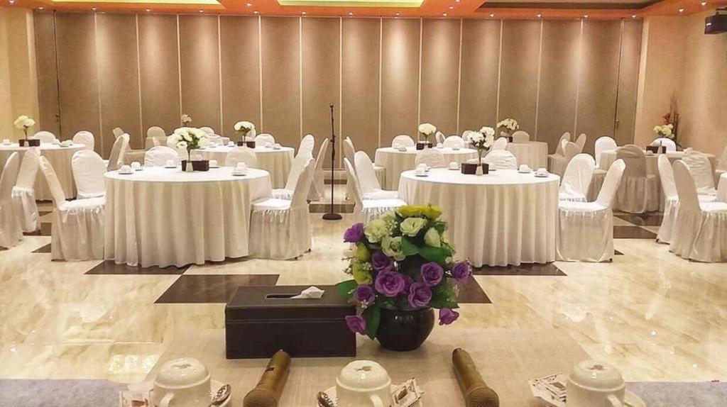 Grand Vilia Hotel Ланггур Экстерьер фото
