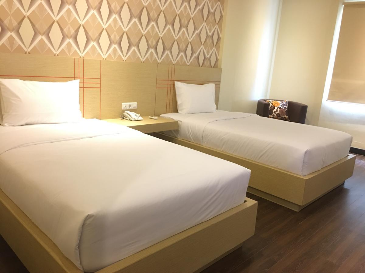 Grand Vilia Hotel Ланггур Экстерьер фото